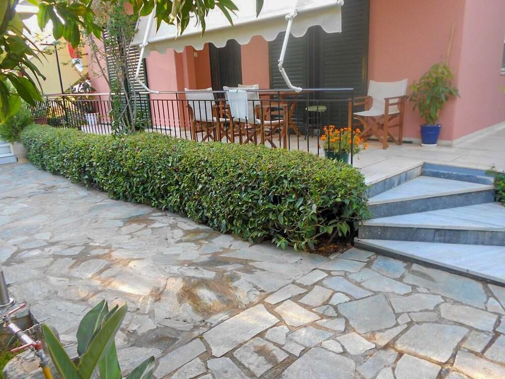 Swan * Lefkada City