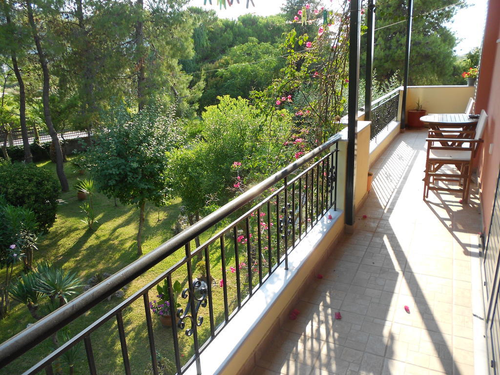 Swan Lefkada City